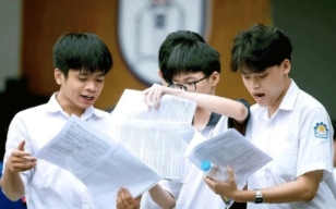 Vì sao điểm sàn xét tuyển giảm sâu?